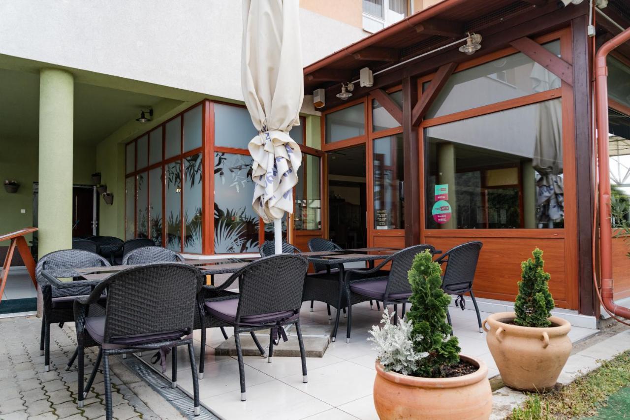Panoráma Hotel Bekescsaba Exterior foto