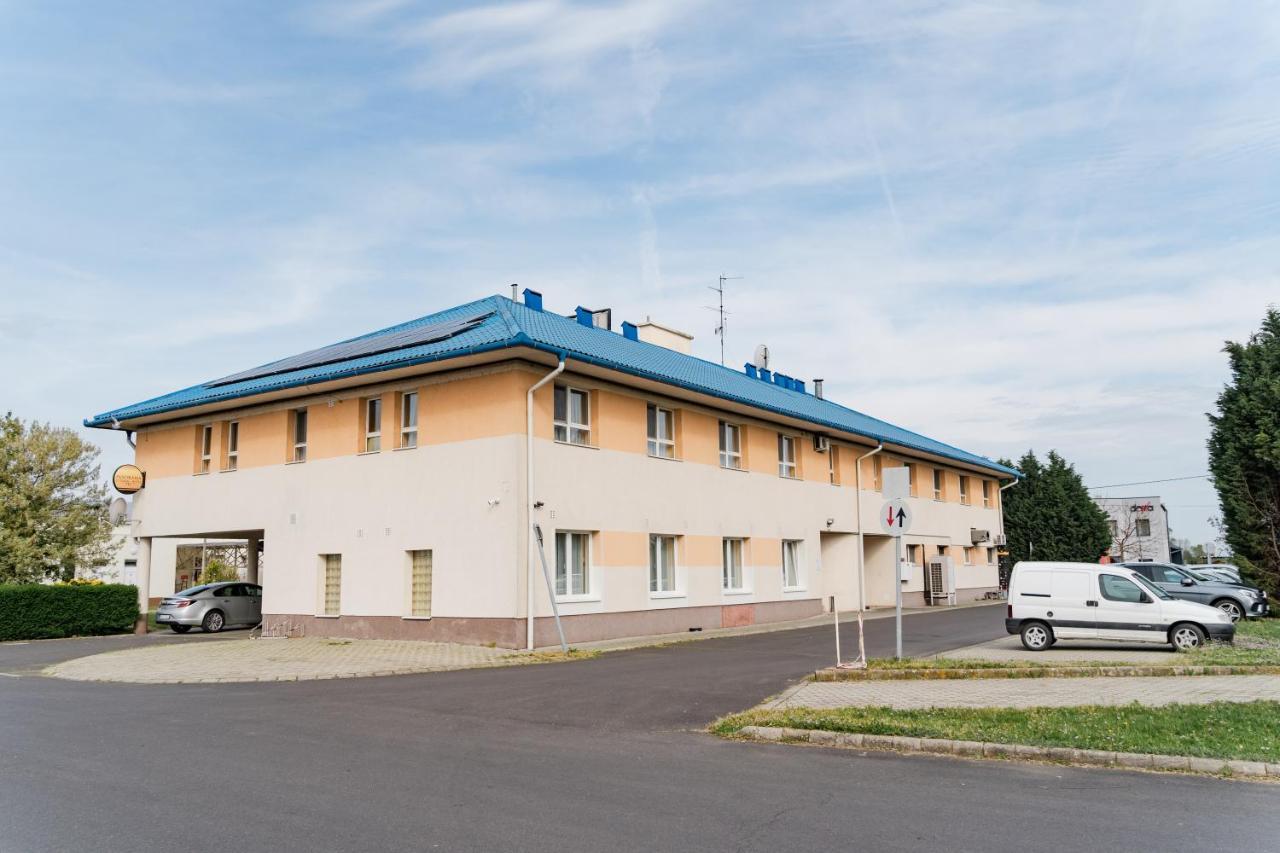 Panoráma Hotel Bekescsaba Exterior foto